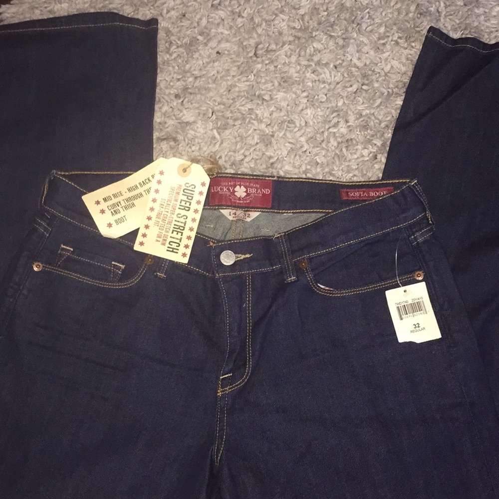 *NWT* Lucky Brand Sofia Boot Jeans
